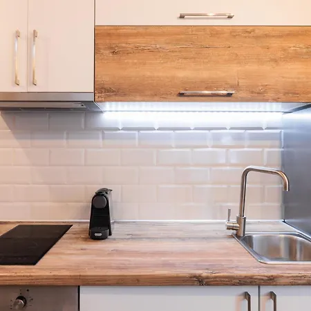 Apartment F & B Collection - Flat For 5