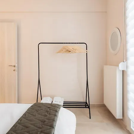 Apartment F & B Collection - Flat For 5 *