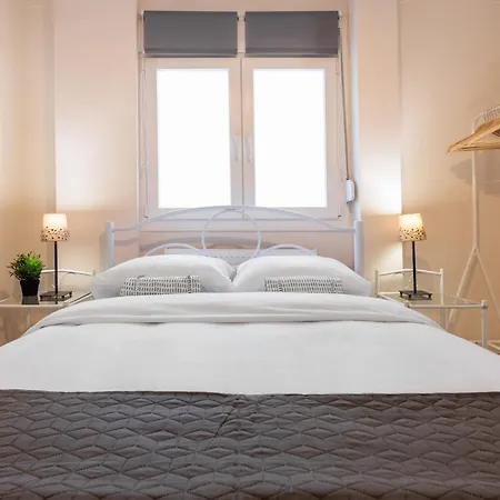 Apartment F & B Collection - Flat For 5