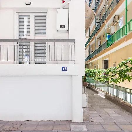 F & B Collection - Flat For 5 Apartment